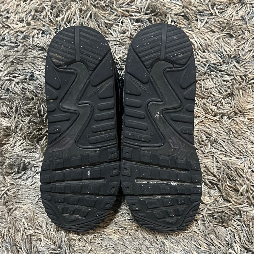 Nike: Air Max 90 Leather Kids' Shoes - Picture 4 of 7